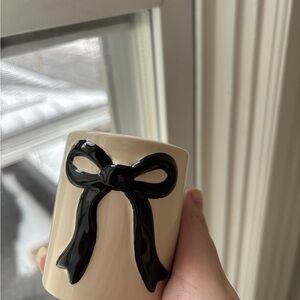 Cream candle with Black Bow Design BNIB